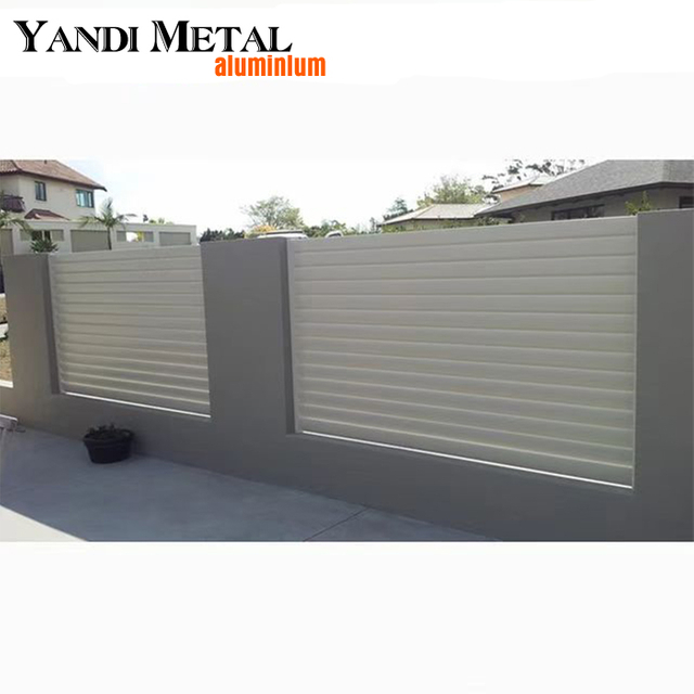 Cerca de jardim com design moderno Cerca de alumínio barata para privacidade O cliente projeta cerca decorativa de alumínio com revestimento em pó