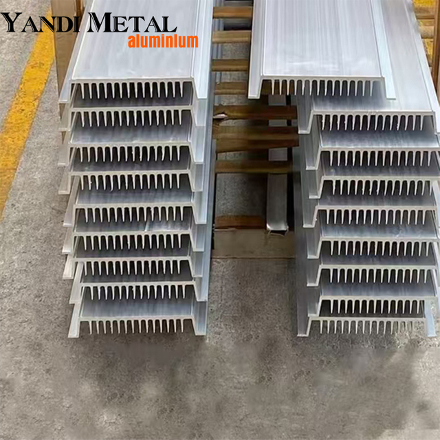 Perfis de dissipadores de calor de extrusão de alumínio extrudados OEM