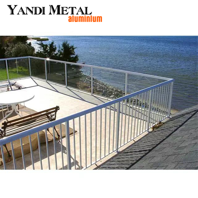 Corrimão de escada de vidro de alumínio Design ponte ferroviária corrimão de escada de alumínio ao ar livre Design de corrimão de escada de casa ao ar livre de metal