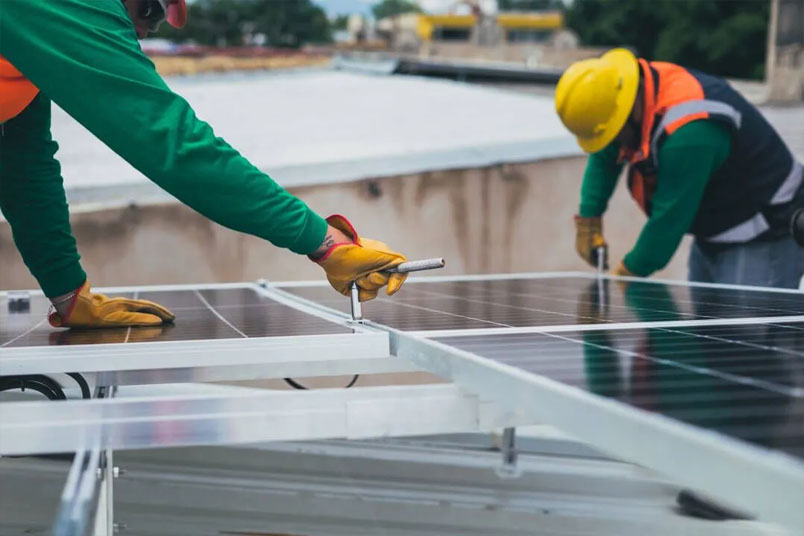 Extrusões de alumínio em sistemas de montagem de painéis solares